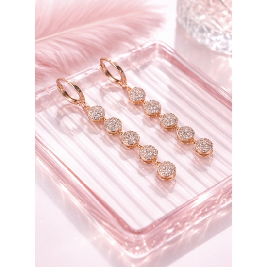 Wiszące kolczyki z cyrkoniami w kolorze różowego złota – elegancki blask.